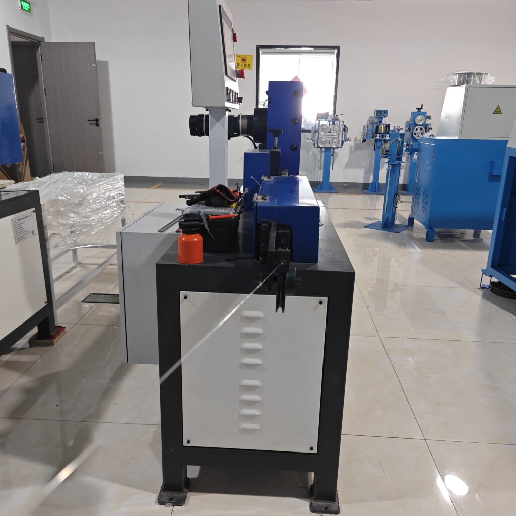 Feines Richten von Edelstahldrähteng &Schneidlösungn Flying Shear Straightening Machine