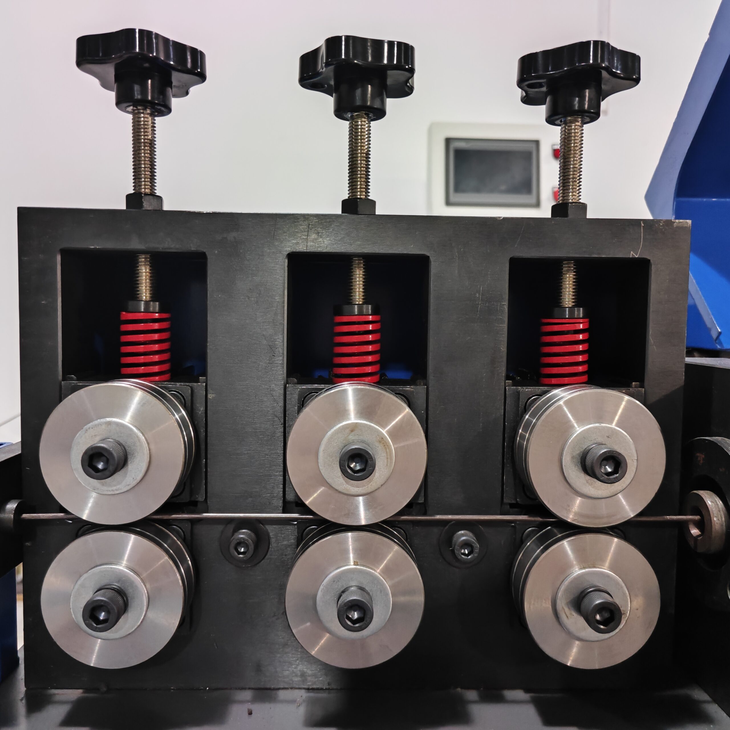 Chasing Straightening Machine